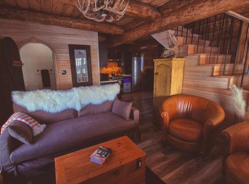 The Black Crow Lodge with w/Hot Tub & Views