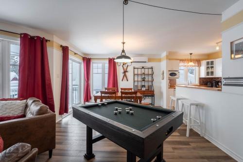 Condo Lac Archambault Fireplace beach
