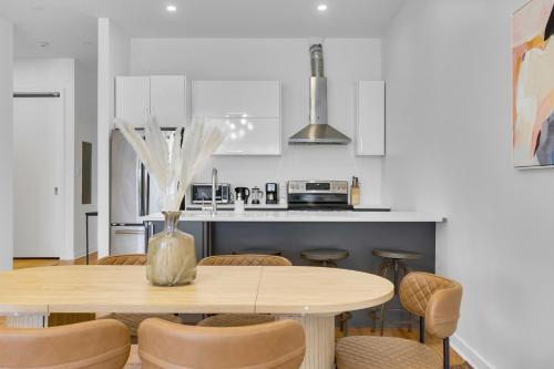 Modern & Spacious 2 bedrooms in Montreal