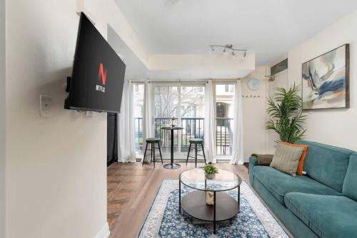 Perfect Home for Couple Close to Lake
