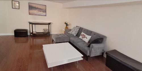 Private 2BR Suite - Own Entrance - Free Parking