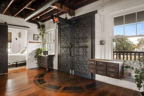 Unique 2-BDR Historic Warehouse Loft with Terrace ! ! !