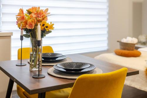 Spacious Bishop Apartment –Prime Downtown Stay