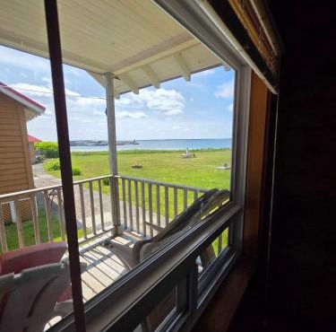 Hunts Point 2-BR Coastal Retreat - Cottage # 4
