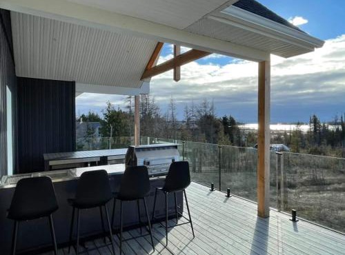 Huronia Luxury Lakefront Views and Game Room