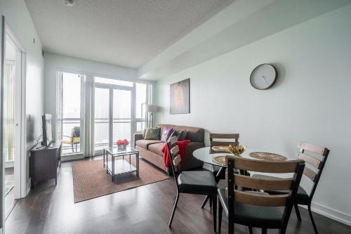 Modern 1 Bedroom Dunfield Ave Apartment