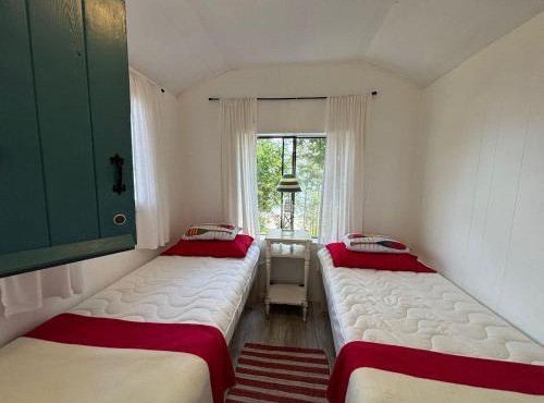 Seafari Stone Cottage - Georgian Bay