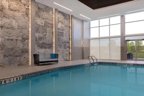 DoubleTree by Hilton Kingston - Newly Renovated