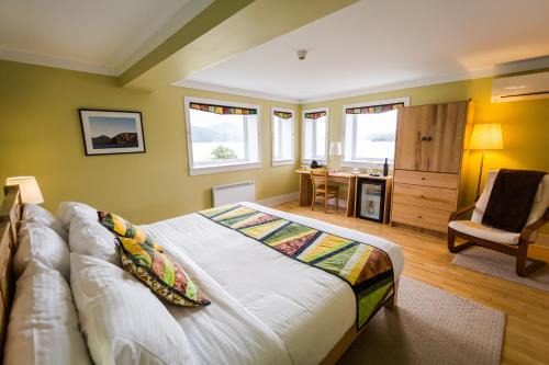Neddies Harbour Inn