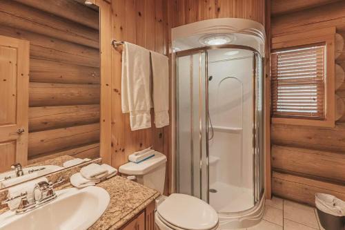 Log Cabin for Groups Hot Tub Sauna and Game Room