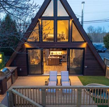 Cozy, Hot Tub, Sauna, Heated Floors, EV, Nespresso