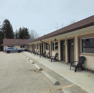 Forest Plaza Motel