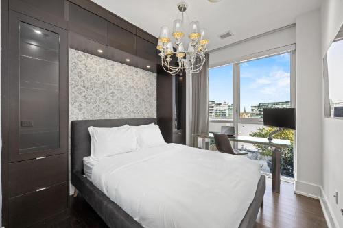 PARC LOFT Penthouse with 4bd-WFH-PS5-CN Tower Views