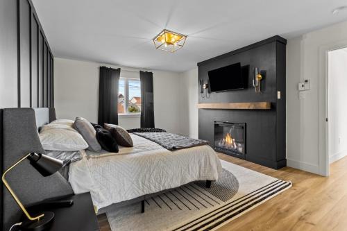 NEW Golfers Dream Modern Patio King Bed