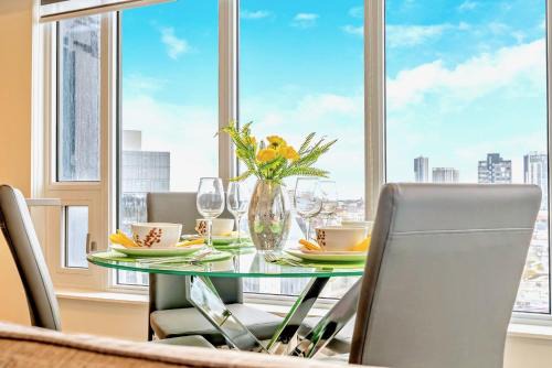 Condo Unit with Stunning Views & Amenities