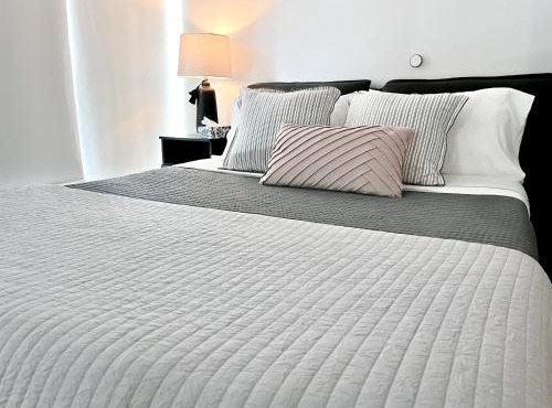 Luxury Condo on Bay Street