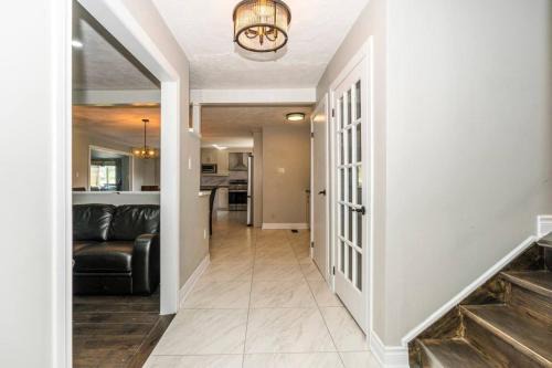 Serene 4BR house with Hot tub, Lake, Billiards and BBQ