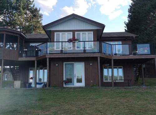 Peaceful restful & fun on the water