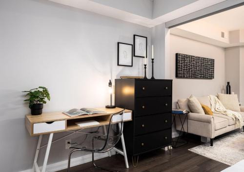One of Toronto s finest 1BR Condo with a WFH Setup