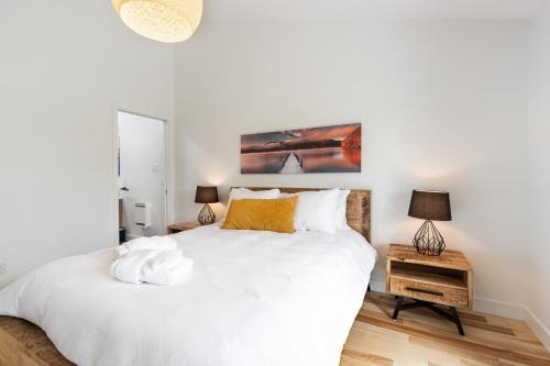 Le Memph Hirondelle spacious comfortable condo cottage eco responsible 3 bedrooms - hot tub & pool Memphrémagog Lake