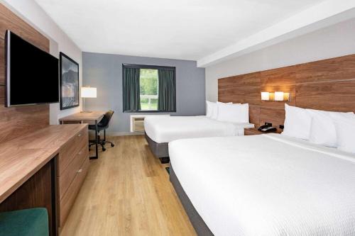 Super 8 by Wyndham Cornwall ON
