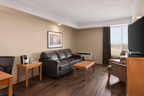 Royal Hotel Edmonton Airport Trademark Collection By Wyndham in Leduc