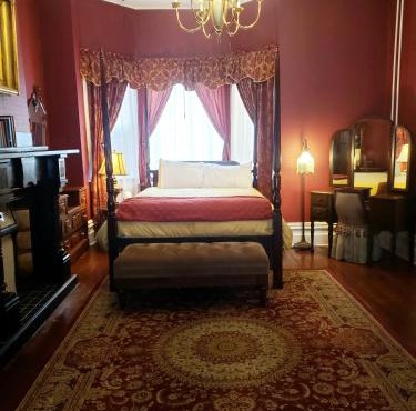 The Roses Heritage Inn