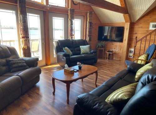 Beach & Breeze Cottages