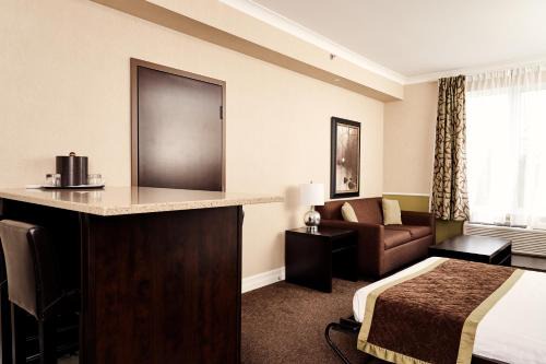 RiverRock Inn