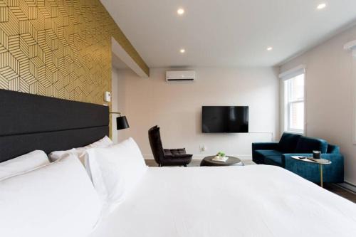 Live Like a Local in this Superb Loft by Den Stays