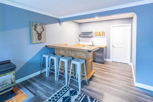 4 Bedroom Rustic Chalet