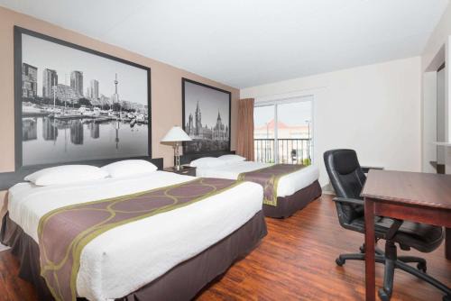 Super 8 by Wyndham Cambridge/Kitchener/Waterloo Area
