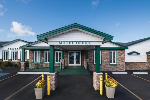 Shallow Bay Motel & Cabins Conference Centre