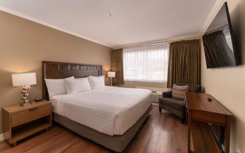 Prestige Hudson Bay Lodge 